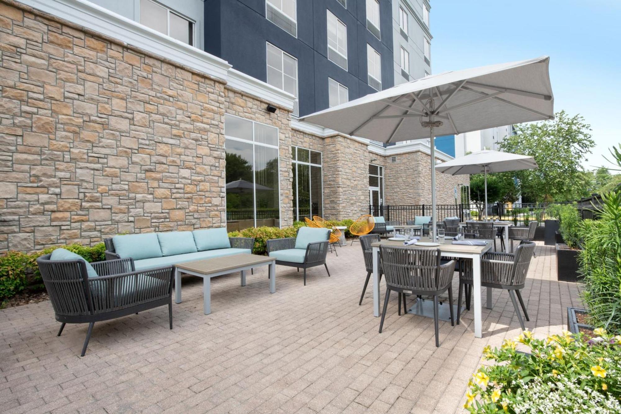 Hotel Delta By Marriott Colonial Heights