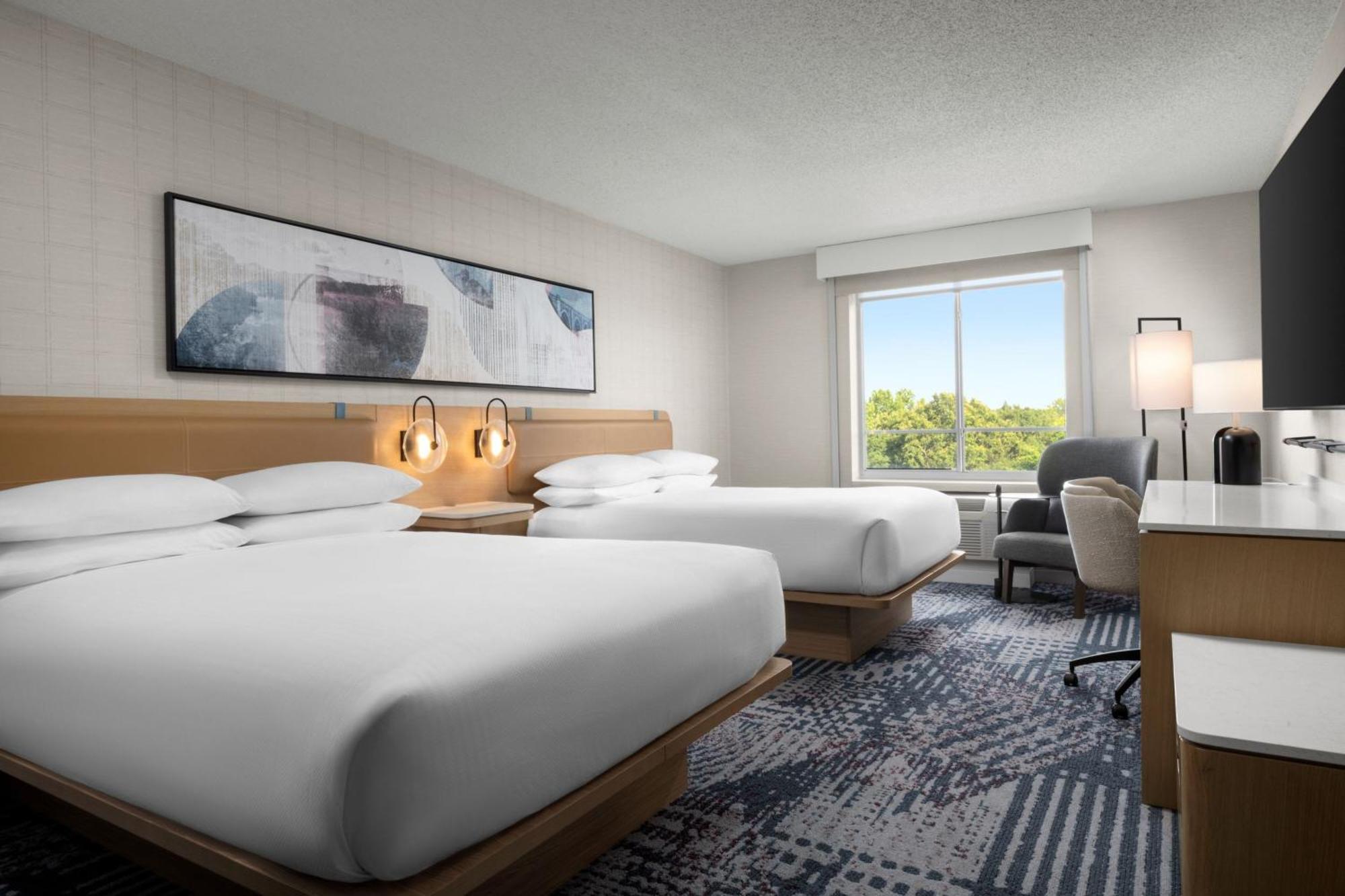 Delta By Marriott Hotel 3*